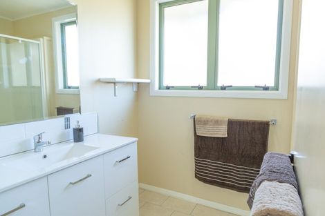 Photo of property in 17 Runuku Grove, Turangi, 3334