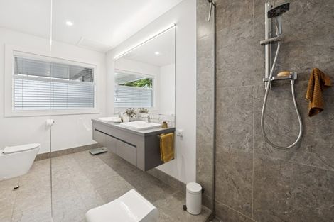 Photo of property in 5 Azalea Lane, Waipahihi, Taupo, 3330