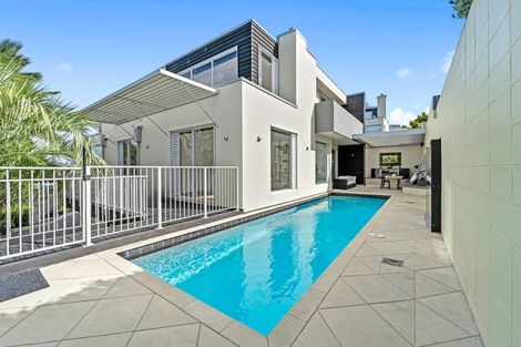 Photo of property in 33a Churchill Road, Murrays Bay, Auckland, 0630