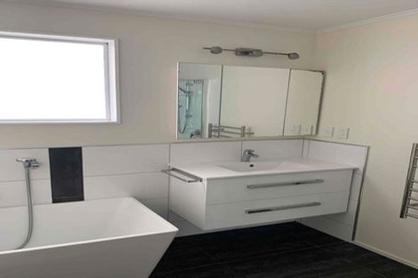 Photo of property in 25 Nassau Avenue, Grenada North, Wellington, 5028