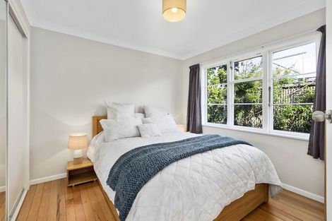 Photo of property in 1/31 Verran Road, Birkenhead, Auckland, 0626