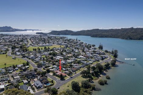 Photo of property in 79 Robinson Road, Whitianga, 3510