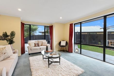 Photo of property in 6 Te Pihopa Way, Aidanfield, Christchurch, 8025