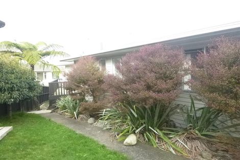 Photo of property in 2 Martin Grove, Normandale, Lower Hutt, 5010