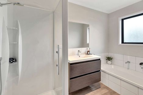 Photo of property in 4 Buckingham Place, Springvale, Whanganui, 4501