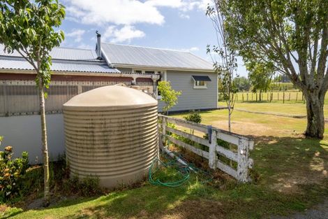 Photo of property in 2532 Lake Ferry Road, Pirinoa, Featherston, 5772