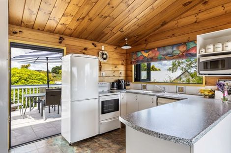 Photo of property in 5 Mahuta Road, Waitahanui, Taupo, 3378