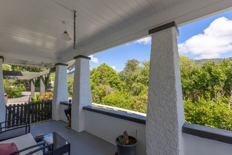 Photo of property in 7 Broadway, Picton, 7220