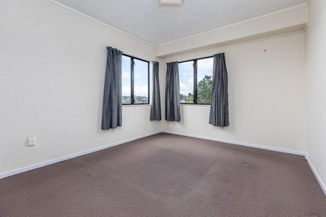 Photo of property in 2/24 Thalia Place, Totara Vale, Auckland, 0629