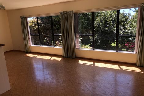 Photo of property in 194 Rangatira Road, Beach Haven, Auckland, 0626