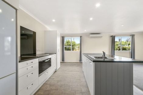 Photo of property in 4 Wellington Road, Wainuiomata, Lower Hutt, 5014