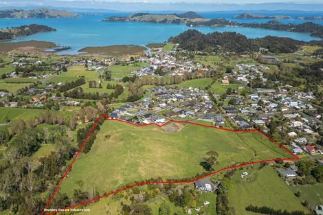 Photo of property in 1 Albert Street, Coromandel, 3506