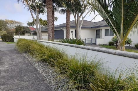 Photo of property in 12 Shelter Grove, Frankleigh Park, New Plymouth, 4310