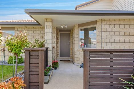 Photo of property in 11/64 Kawaha Point Road, Kawaha Point, Rotorua, 3010