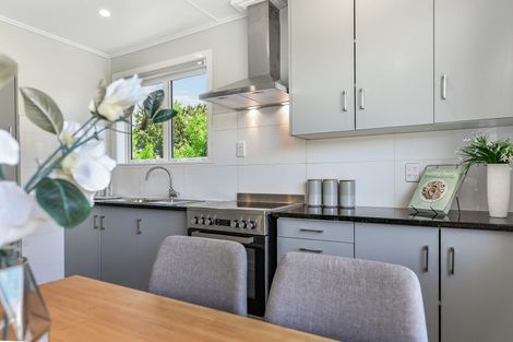 Photo of property in 8 Mabian Crescent, Deanwell, Hamilton, 3206