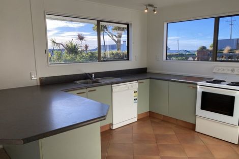 Photo of property in 2 Kamahi Street, Kaka Point, Balclutha, 9271