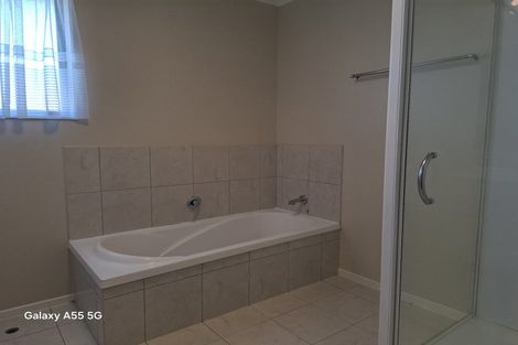 Photo of property in 36 Misty Valley Drive, Henderson, Auckland, 0612