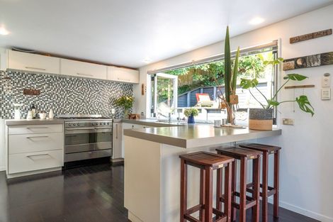 Photo of property in 33 Miro Road, Palm Beach, Waiheke Island, 1081