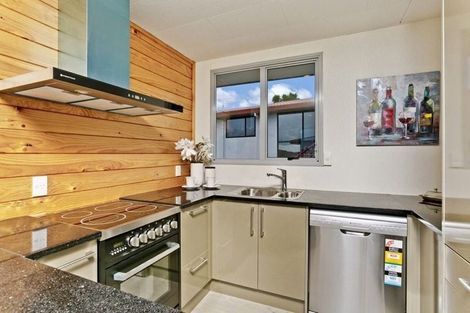 Photo of property in 9 Jumento Place, Unsworth Heights, Auckland, 0632