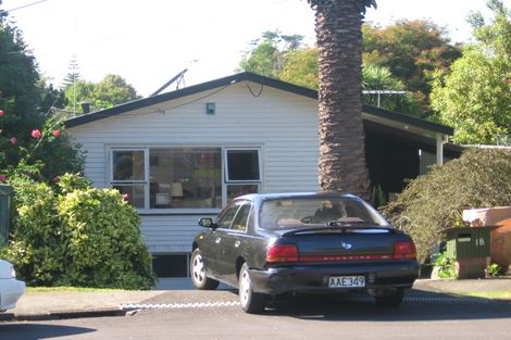 Photo of property in 18 Karaka Street, New Lynn, Auckland, 0600