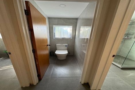 Photo of property in 4 Thistledew Place, Bayview, Auckland, 0629