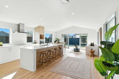 Photo of property in 9 Silverwood Lane, Leamington, Cambridge, 3495