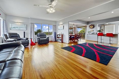 Photo of property in 12 Frank Place, Hillpark, Auckland, 2102