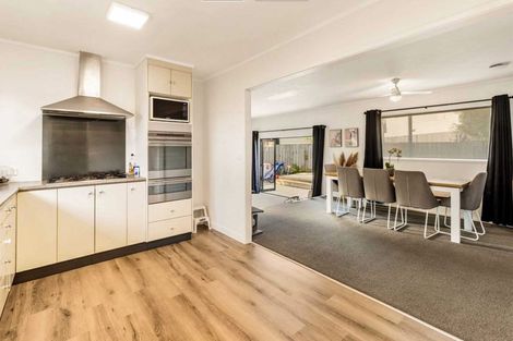 Photo of property in 93 Oreil Avenue, West Harbour, Auckland, 0618