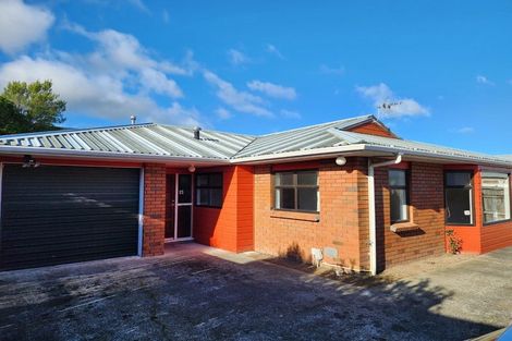 Photo of property in 2/76 Cambridge Terrace, Waterloo, Lower Hutt, 5011