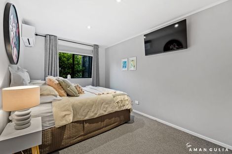 Photo of property in 86a Wiseley Road, West Harbour, Auckland, 0618