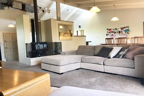 Photo of property in 4 Holloway Road, Omata, New Plymouth, 4374