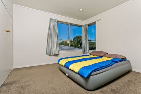 Photo of property in 20 Kapiti Place, Sunnynook, Auckland, 0620