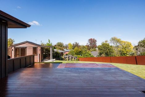 Photo of property in 2 Waimarama Court, Roslyn, Palmerston North, 4414