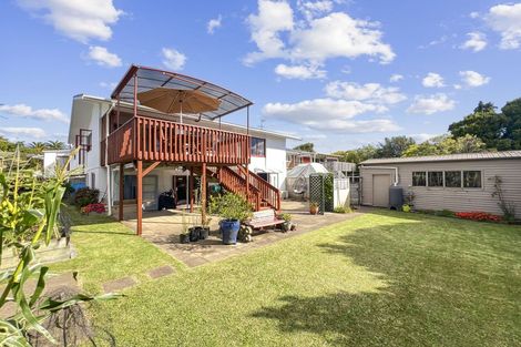Photo of property in 12 Frank Place, Hillpark, Auckland, 2102