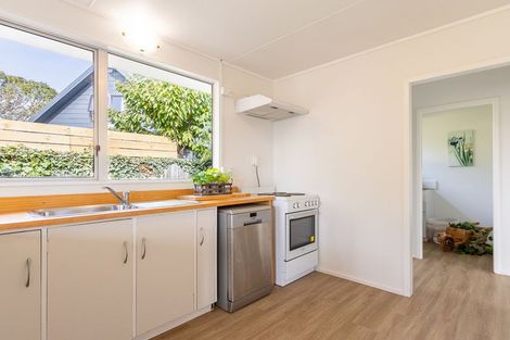 Photo of property in 11 Kanawa Street, Waikanae, 5036