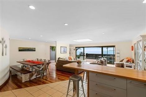 Photo of property in 10 Ocean Parade, Pukerua Bay, 5026