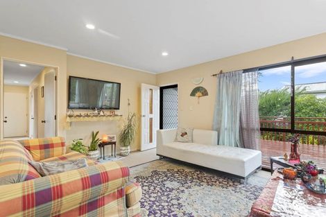 Photo of property in 21 Flaunty Place, West Harbour, Auckland, 0618