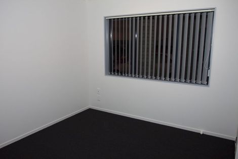 Photo of property in 33 Edgewood Way, Henderson, Auckland, 0612