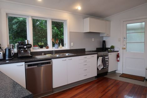 Photo of property in 18 Charlotte Avenue, Brooklyn, Wellington, 6021