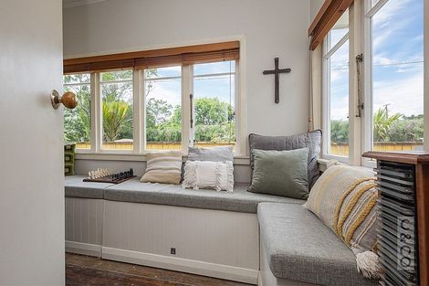 Photo of property in 7 Taupaki Road, Taupaki, Henderson, 0782