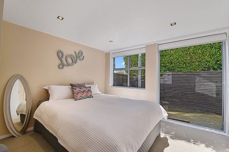 Photo of property in 27 Tizard Road, Birkenhead, Auckland, 0626