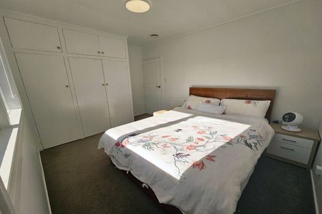 Photo of property in 3/93 Hobsonville Road, West Harbour, Auckland, 0618