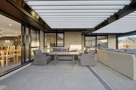 Photo of property in 52 Hilton Drive, Amberley, 7410