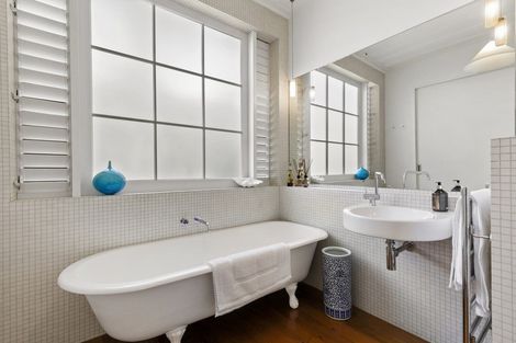 Photo of property in 51 Church Street, Devonport, Auckland, 0624