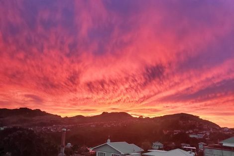 Photo of property in 6 Trebann Street, Paparangi, Wellington, 6037