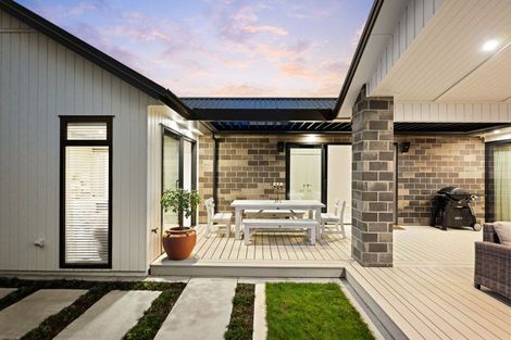 Photo of property in 92 Hugo Shaw Drive, Cambridge, 3434