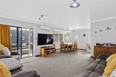 Photo of property in 21 Percy Road, Papamoa Beach, Papamoa, 3118