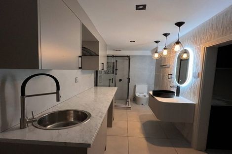 Photo of property in 1/16 Marriott Road, Pakuranga, Auckland, 2010