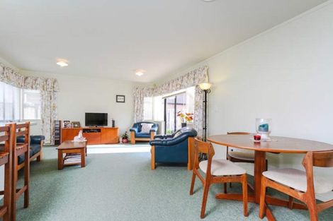 Photo of property in 35 Blueridge Close, Sunnyvale, Auckland, 0612