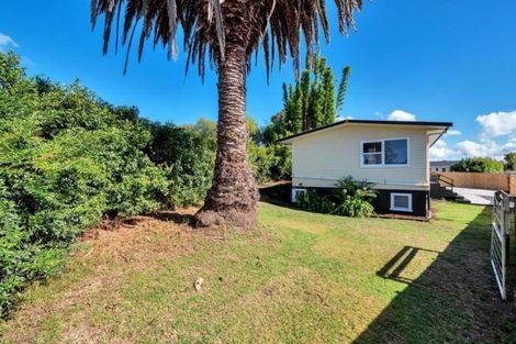 Photo of property in 1/49 Fairclough Road, Beach Haven, Auckland, 0626